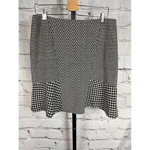 EUC Ann Taylor Houndstooth Skirt
